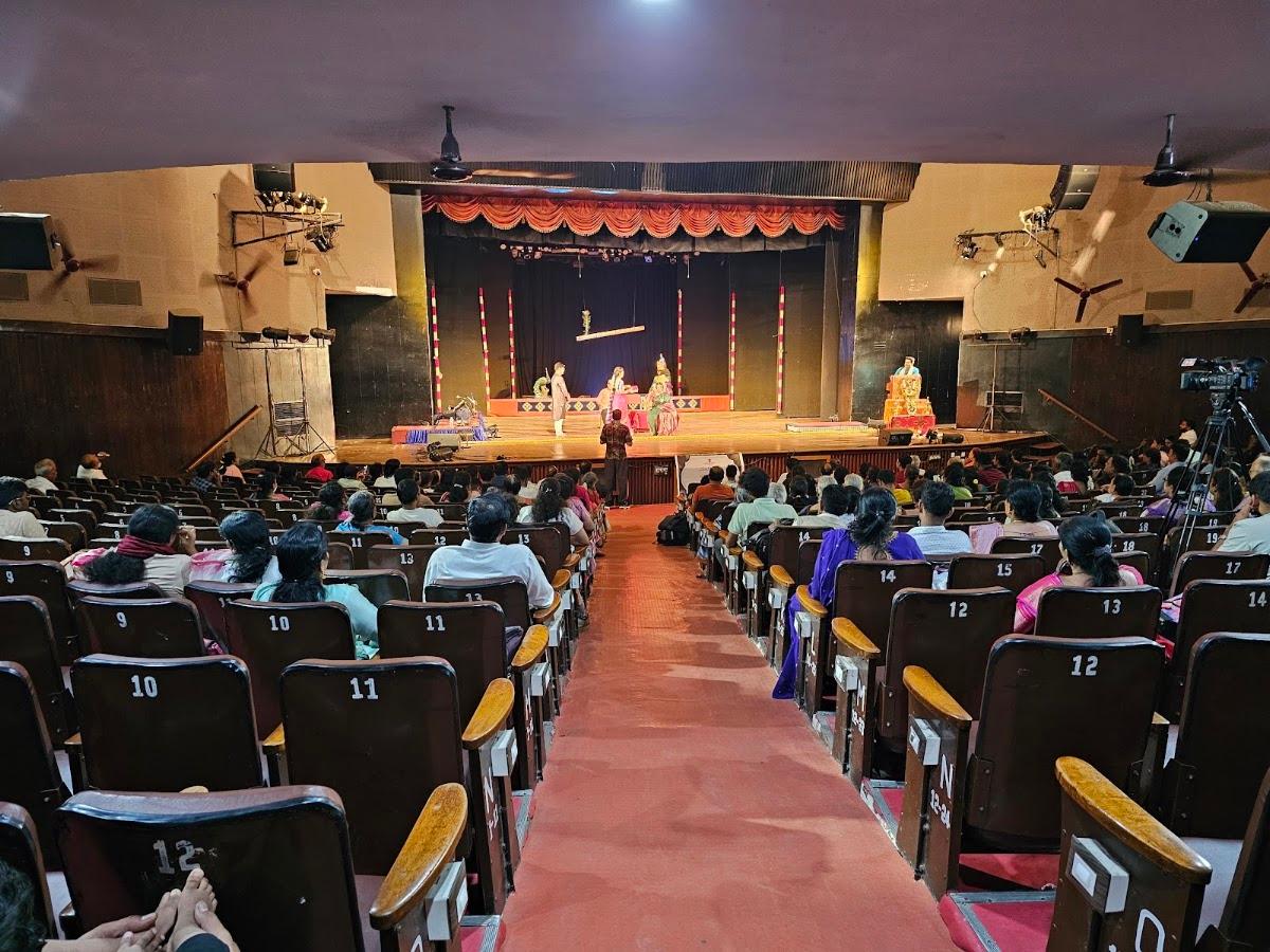 Ravindra Kala Kshethra photo 4