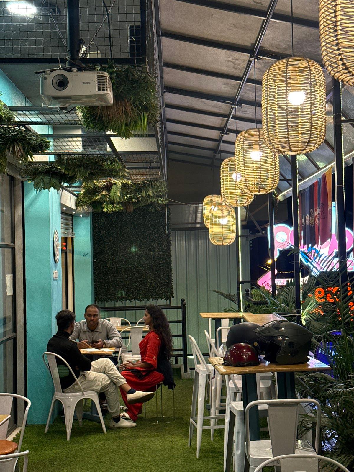 Peep in Cafe photo 4